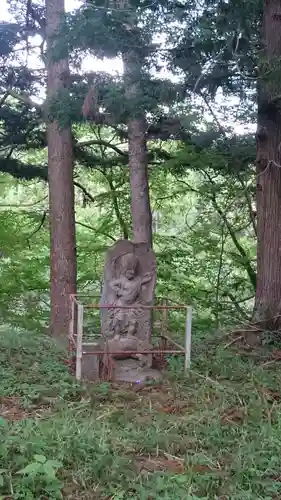 愛宕神社の像