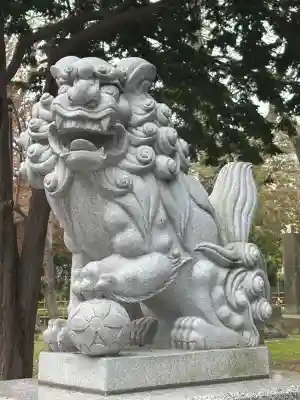 新琴似神社の{uncategorized: "未分類", other: "その他", undefined: "問題あり", building: "その他建物", grave: "お墓", sacred_gate: "鳥居", guardian: "狛犬", statue: "像", buddha: "仏像", history: "歴史", nature: "自然", garden: "庭園", animal: "動物", pagoda: "塔", temizu: "手水舎", mountain_gate: "山門・神門", sanctuary: "本殿・本堂", subordinate: "末社・摂社", art: "芸術", scenery: "景色", jizo: "地蔵", ema: "絵馬", goshuin: "御朱印", omikuji: "おみくじ", items: "授与品その他", amulet: "お守り", goshuincho: "御朱印帳", eats: "食事", festival: "お祭り", votive_dance: "神楽", shichigosan: "七五三参", wedding: "結婚式", experience: "体験その他", initially: "初詣", around: "周辺", anti_infection: "感染症対策"}