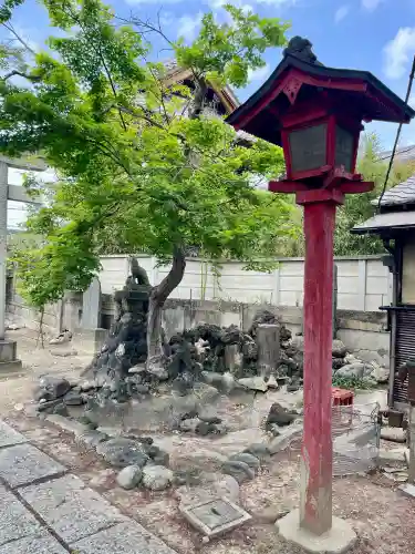 伊奈利神社の{uncategorized: "未分類", other: "その他", undefined: "問題あり", building: "その他建物", grave: "お墓", sacred_gate: "鳥居", guardian: "狛犬", statue: "像", buddha: "仏像", history: "歴史", nature: "自然", garden: "庭園", animal: "動物", pagoda: "塔", temizu: "手水舎", mountain_gate: "山門・神門", sanctuary: "本殿・本堂", subordinate: "末社・摂社", art: "芸術", scenery: "景色", jizo: "地蔵", ema: "絵馬", goshuin: "御朱印", omikuji: "おみくじ", items: "授与品その他", amulet: "お守り", goshuincho: "御朱印帳", eats: "食事", festival: "お祭り", votive_dance: "神楽", shichigosan: "七五三参", wedding: "結婚式", experience: "体験その他", initially: "初詣", around: "周辺", anti_infection: "感染症対策"}
