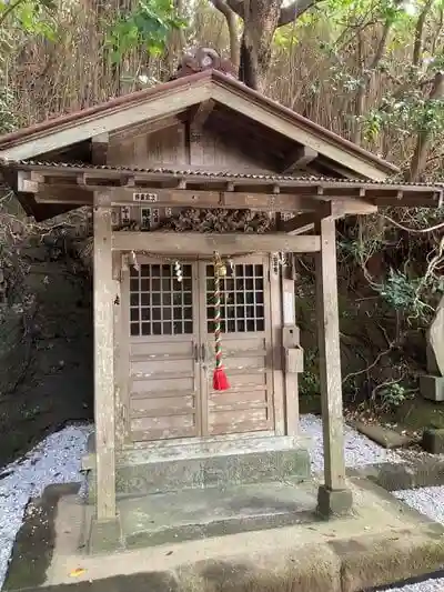 小動神社の本殿