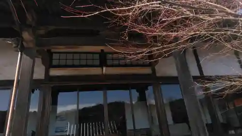 応暦寺の本殿・本堂
