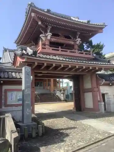 称円寺の山門