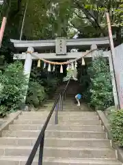 座間神社の鳥居