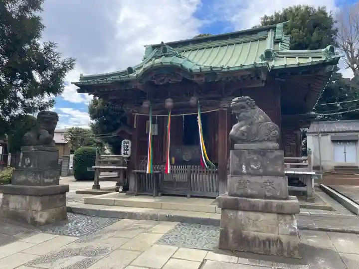 諏訪神社の{uncategorized: "未分類", other: "その他", undefined: "問題あり", building: "その他建物", grave: "お墓", sacred_gate: "鳥居", guardian: "狛犬", statue: "像", buddha: "仏像", history: "歴史", nature: "自然", garden: "庭園", animal: "動物", pagoda: "塔", temizu: "手水舎", mountain_gate: "山門・神門", sanctuary: "本殿・本堂", subordinate: "末社・摂社", art: "芸術", scenery: "景色", jizo: "地蔵", ema: "絵馬", goshuin: "御朱印", omikuji: "おみくじ", items: "授与品その他", amulet: "お守り", goshuincho: "御朱印帳", eats: "食事", festival: "お祭り", votive_dance: "神楽", shichigosan: "七五三参", wedding: "結婚式", experience: "体験その他", initially: "初詣", around: "周辺", anti_infection: "感染症対策"}