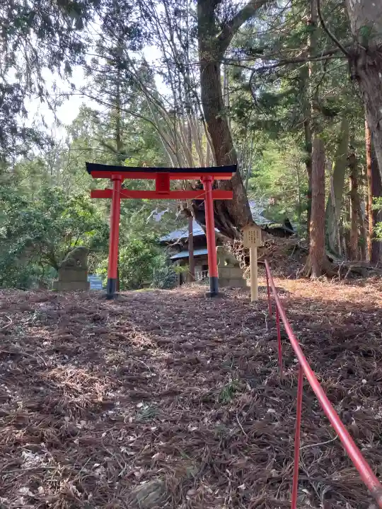 御嶽神社の{uncategorized: "未分類", other: "その他", undefined: "問題あり", building: "その他建物", grave: "お墓", sacred_gate: "鳥居", guardian: "狛犬", statue: "像", buddha: "仏像", history: "歴史", nature: "自然", garden: "庭園", animal: "動物", pagoda: "塔", temizu: "手水舎", mountain_gate: "山門・神門", sanctuary: "本殿・本堂", subordinate: "末社・摂社", art: "芸術", scenery: "景色", jizo: "地蔵", ema: "絵馬", goshuin: "御朱印", omikuji: "おみくじ", items: "授与品その他", amulet: "お守り", goshuincho: "御朱印帳", eats: "食事", festival: "お祭り", votive_dance: "神楽", shichigosan: "七五三参", wedding: "結婚式", experience: "体験その他", initially: "初詣", around: "周辺", anti_infection: "感染症対策"}