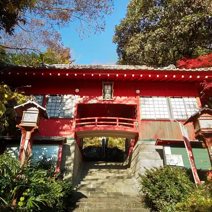 磯山弁財天の山門・神門