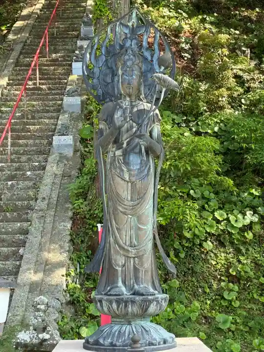 清雲寺の{uncategorized: "未分類", other: "その他", undefined: "問題あり", building: "その他建物", grave: "お墓", sacred_gate: "鳥居", guardian: "狛犬", statue: "像", buddha: "仏像", history: "歴史", nature: "自然", garden: "庭園", animal: "動物", pagoda: "塔", temizu: "手水舎", mountain_gate: "山門・神門", sanctuary: "本殿・本堂", subordinate: "末社・摂社", art: "芸術", scenery: "景色", jizo: "地蔵", ema: "絵馬", goshuin: "御朱印", omikuji: "おみくじ", items: "授与品その他", amulet: "お守り", goshuincho: "御朱印帳", eats: "食事", festival: "お祭り", votive_dance: "神楽", shichigosan: "七五三参", wedding: "結婚式", experience: "体験その他", initially: "初詣", around: "周辺", anti_infection: "感染症対策"}