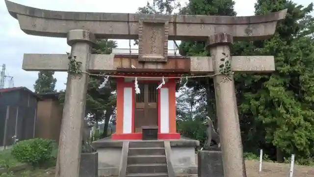 栃尾穴守稲荷神社の鳥居