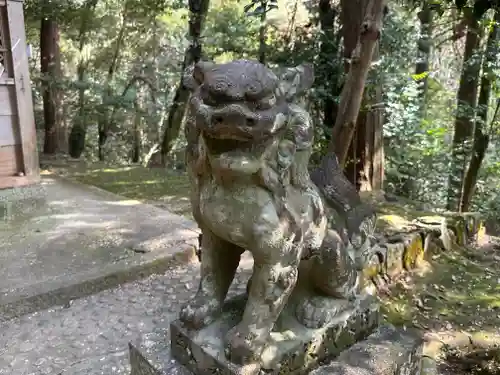 神女神社の狛犬