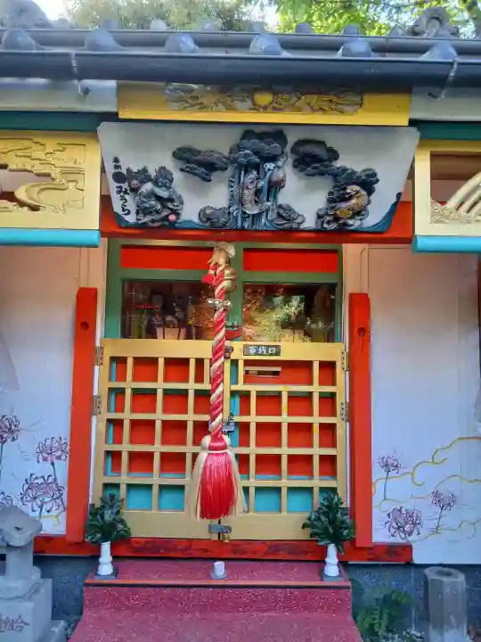 吉原弁財天本宮(吉原神社奥宮)の{uncategorized: "未分類", other: "その他", undefined: "問題あり", building: "その他建物", grave: "お墓", sacred_gate: "鳥居", guardian: "狛犬", statue: "像", buddha: "仏像", history: "歴史", nature: "自然", garden: "庭園", animal: "動物", pagoda: "塔", temizu: "手水舎", mountain_gate: "山門・神門", sanctuary: "本殿・本堂", subordinate: "末社・摂社", art: "芸術", scenery: "景色", jizo: "地蔵", ema: "絵馬", goshuin: "御朱印", omikuji: "おみくじ", items: "授与品その他", amulet: "お守り", goshuincho: "御朱印帳", eats: "食事", festival: "お祭り", votive_dance: "神楽", shichigosan: "七五三参", wedding: "結婚式", experience: "体験その他", initially: "初詣", around: "周辺", anti_infection: "感染症対策"}