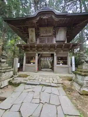鷲子山上神社の山門・神門