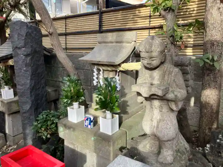 出世稲荷神社の{uncategorized: "未分類", other: "その他", undefined: "問題あり", building: "その他建物", grave: "お墓", sacred_gate: "鳥居", guardian: "狛犬", statue: "像", buddha: "仏像", history: "歴史", nature: "自然", garden: "庭園", animal: "動物", pagoda: "塔", temizu: "手水舎", mountain_gate: "山門・神門", sanctuary: "本殿・本堂", subordinate: "末社・摂社", art: "芸術", scenery: "景色", jizo: "地蔵", ema: "絵馬", goshuin: "御朱印", omikuji: "おみくじ", items: "授与品その他", amulet: "お守り", goshuincho: "御朱印帳", eats: "食事", festival: "お祭り", votive_dance: "神楽", shichigosan: "七五三参", wedding: "結婚式", experience: "体験その他", initially: "初詣", around: "周辺", anti_infection: "感染症対策"}