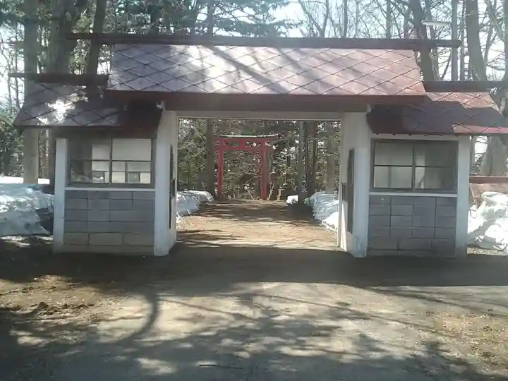 倶知安神社の山門・神門