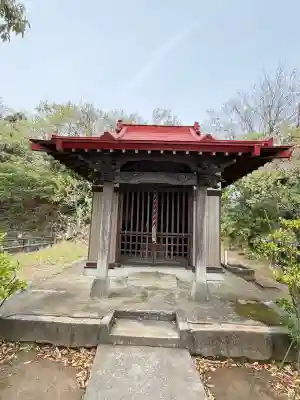 六浦諏訪神社の{uncategorized: "未分類", other: "その他", undefined: "問題あり", building: "その他建物", grave: "お墓", sacred_gate: "鳥居", guardian: "狛犬", statue: "像", buddha: "仏像", history: "歴史", nature: "自然", garden: "庭園", animal: "動物", pagoda: "塔", temizu: "手水舎", mountain_gate: "山門・神門", sanctuary: "本殿・本堂", subordinate: "末社・摂社", art: "芸術", scenery: "景色", jizo: "地蔵", ema: "絵馬", goshuin: "御朱印", omikuji: "おみくじ", items: "授与品その他", amulet: "お守り", goshuincho: "御朱印帳", eats: "食事", festival: "お祭り", votive_dance: "神楽", shichigosan: "七五三参", wedding: "結婚式", experience: "体験その他", initially: "初詣", around: "周辺", anti_infection: "感染症対策"}