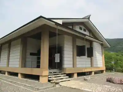 鶏足寺の本殿・本堂