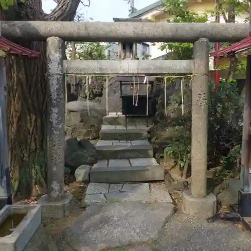 諏訪神社の鳥居