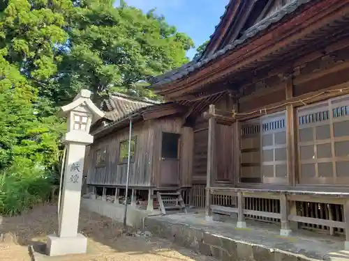 野村神社の本殿