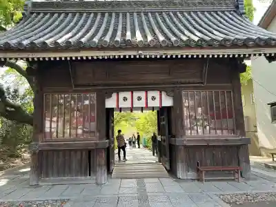 鳥飼八幡宮の{uncategorized: "未分類", other: "その他", undefined: "問題あり", building: "その他建物", grave: "お墓", sacred_gate: "鳥居", guardian: "狛犬", statue: "像", buddha: "仏像", history: "歴史", nature: "自然", garden: "庭園", animal: "動物", pagoda: "塔", temizu: "手水舎", mountain_gate: "山門・神門", sanctuary: "本殿・本堂", subordinate: "末社・摂社", art: "芸術", scenery: "景色", jizo: "地蔵", ema: "絵馬", goshuin: "御朱印", omikuji: "おみくじ", items: "授与品その他", amulet: "お守り", goshuincho: "御朱印帳", eats: "食事", festival: "お祭り", votive_dance: "神楽", shichigosan: "七五三参", wedding: "結婚式", experience: "体験その他", initially: "初詣", around: "周辺", anti_infection: "感染症対策"}
