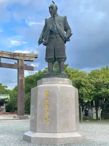 豊國神社の{uncategorized: "未分類", other: "その他", undefined: "問題あり", building: "その他建物", grave: "お墓", sacred_gate: "鳥居", guardian: "狛犬", statue: "像", buddha: "仏像", history: "歴史", nature: "自然", garden: "庭園", animal: "動物", pagoda: "塔", temizu: "手水舎", mountain_gate: "山門・神門", sanctuary: "本殿・本堂", subordinate: "末社・摂社", art: "芸術", scenery: "景色", jizo: "地蔵", ema: "絵馬", goshuin: "御朱印", omikuji: "おみくじ", items: "授与品その他", amulet: "お守り", goshuincho: "御朱印帳", eats: "食事", festival: "お祭り", votive_dance: "神楽", shichigosan: "七五三参", wedding: "結婚式", experience: "体験その他", initially: "初詣", around: "周辺", anti_infection: "感染症対策"}
