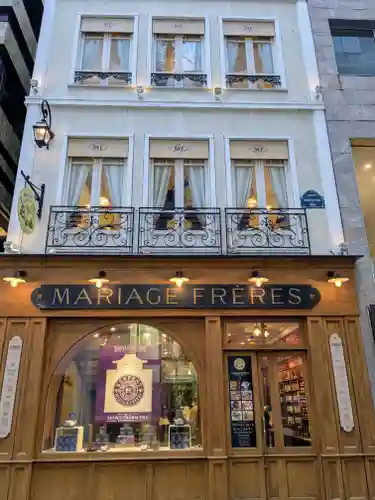 宝童稲荷神社の周辺