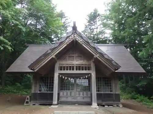 仁倉八幡神社の本殿