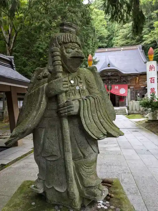 迦葉山龍華院弥勒護国寺(弥勒寺)の狛犬