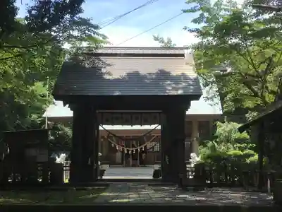 鎌田神明宮の山門・神門