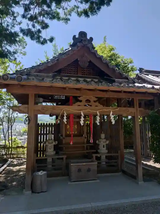 添御縣坐神社の{uncategorized: "未分類", other: "その他", undefined: "問題あり", building: "その他建物", grave: "お墓", sacred_gate: "鳥居", guardian: "狛犬", statue: "像", buddha: "仏像", history: "歴史", nature: "自然", garden: "庭園", animal: "動物", pagoda: "塔", temizu: "手水舎", mountain_gate: "山門・神門", sanctuary: "本殿・本堂", subordinate: "末社・摂社", art: "芸術", scenery: "景色", jizo: "地蔵", ema: "絵馬", goshuin: "御朱印", omikuji: "おみくじ", items: "授与品その他", amulet: "お守り", goshuincho: "御朱印帳", eats: "食事", festival: "お祭り", votive_dance: "神楽", shichigosan: "七五三参", wedding: "結婚式", experience: "体験その他", initially: "初詣", around: "周辺", anti_infection: "感染症対策"}