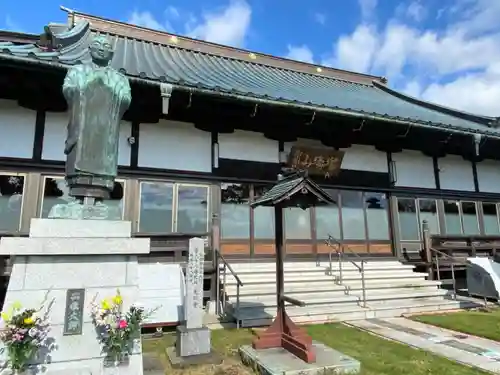 光明寺の本殿・本堂