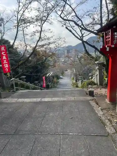 古熊神社の{uncategorized: "未分類", other: "その他", undefined: "問題あり", building: "その他建物", grave: "お墓", sacred_gate: "鳥居", guardian: "狛犬", statue: "像", buddha: "仏像", history: "歴史", nature: "自然", garden: "庭園", animal: "動物", pagoda: "塔", temizu: "手水舎", mountain_gate: "山門・神門", sanctuary: "本殿・本堂", subordinate: "末社・摂社", art: "芸術", scenery: "景色", jizo: "地蔵", ema: "絵馬", goshuin: "御朱印", omikuji: "おみくじ", items: "授与品その他", amulet: "お守り", goshuincho: "御朱印帳", eats: "食事", festival: "お祭り", votive_dance: "神楽", shichigosan: "七五三参", wedding: "結婚式", experience: "体験その他", initially: "初詣", around: "周辺", anti_infection: "感染症対策"}