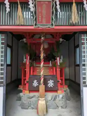 服部住吉神社の{uncategorized: "未分類", other: "その他", undefined: "問題あり", building: "その他建物", grave: "お墓", sacred_gate: "鳥居", guardian: "狛犬", statue: "像", buddha: "仏像", history: "歴史", nature: "自然", garden: "庭園", animal: "動物", pagoda: "塔", temizu: "手水舎", mountain_gate: "山門・神門", sanctuary: "本殿・本堂", subordinate: "末社・摂社", art: "芸術", scenery: "景色", jizo: "地蔵", ema: "絵馬", goshuin: "御朱印", omikuji: "おみくじ", items: "授与品その他", amulet: "お守り", goshuincho: "御朱印帳", eats: "食事", festival: "お祭り", votive_dance: "神楽", shichigosan: "七五三参", wedding: "結婚式", experience: "体験その他", initially: "初詣", around: "周辺", anti_infection: "感染症対策"}