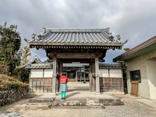 行圓寺の山門