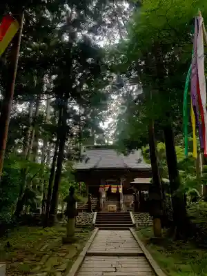 中尊寺 弁慶堂の{uncategorized: "未分類", other: "その他", undefined: "問題あり", building: "その他建物", grave: "お墓", sacred_gate: "鳥居", guardian: "狛犬", statue: "像", buddha: "仏像", history: "歴史", nature: "自然", garden: "庭園", animal: "動物", pagoda: "塔", temizu: "手水舎", mountain_gate: "山門・神門", sanctuary: "本殿・本堂", subordinate: "末社・摂社", art: "芸術", scenery: "景色", jizo: "地蔵", ema: "絵馬", goshuin: "御朱印", omikuji: "おみくじ", items: "授与品その他", amulet: "お守り", goshuincho: "御朱印帳", eats: "食事", festival: "お祭り", votive_dance: "神楽", shichigosan: "七五三参", wedding: "結婚式", experience: "体験その他", initially: "初詣", around: "周辺", anti_infection: "感染症対策"}