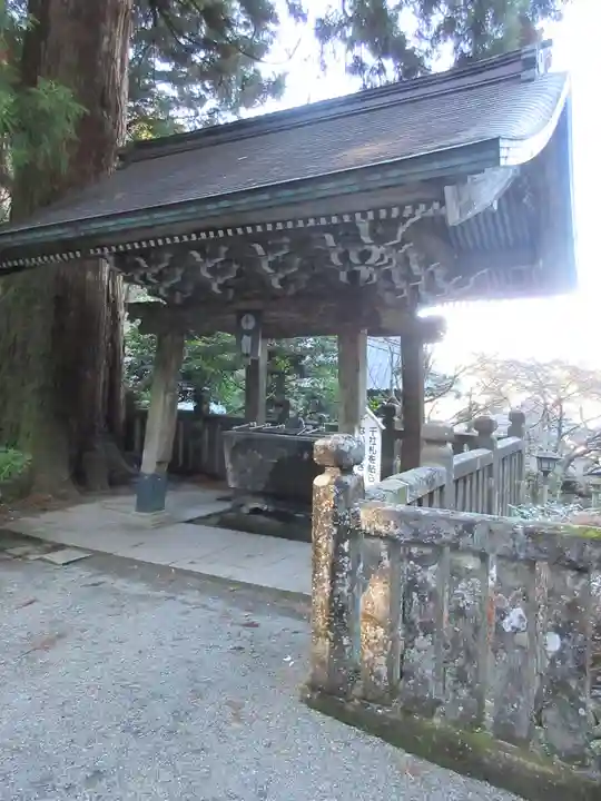 最乗寺(道了尊)の手水舎