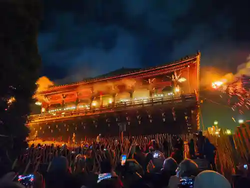 東大寺 二月堂のお祭り