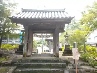 與止日女神社の山門・神門