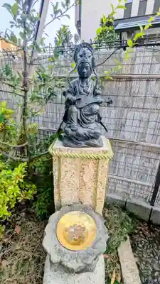 駒込妙義神社の像