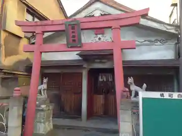 豊川稲荷の鳥居