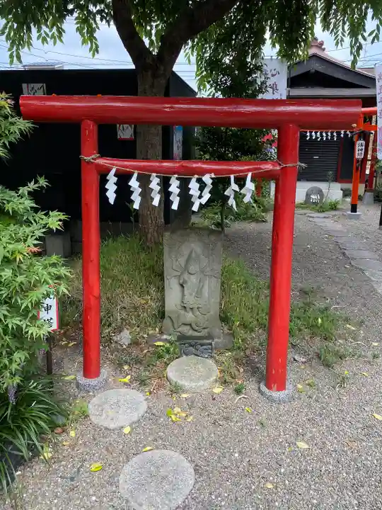 鴻神社の鳥居