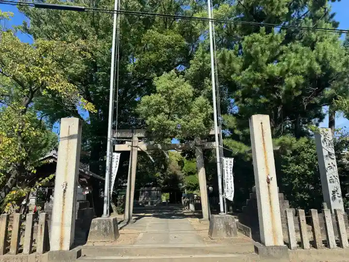 大神神社(花池)の鳥居