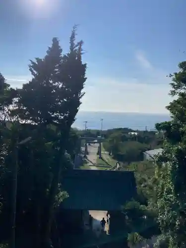 洲崎神社の{uncategorized: "未分類", other: "その他", undefined: "問題あり", building: "その他建物", grave: "お墓", sacred_gate: "鳥居", guardian: "狛犬", statue: "像", buddha: "仏像", history: "歴史", nature: "自然", garden: "庭園", animal: "動物", pagoda: "塔", temizu: "手水舎", mountain_gate: "山門・神門", sanctuary: "本殿・本堂", subordinate: "末社・摂社", art: "芸術", scenery: "景色", jizo: "地蔵", ema: "絵馬", goshuin: "御朱印", omikuji: "おみくじ", items: "授与品その他", amulet: "お守り", goshuincho: "御朱印帳", eats: "食事", festival: "お祭り", votive_dance: "神楽", shichigosan: "七五三参", wedding: "結婚式", experience: "体験その他", initially: "初詣", around: "周辺", anti_infection: "感染症対策"}