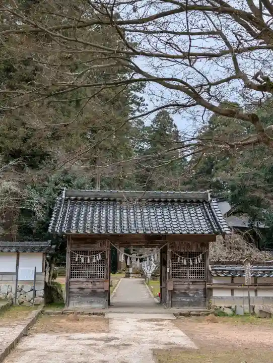 粟鹿神社の{uncategorized: "未分類", other: "その他", undefined: "問題あり", building: "その他建物", grave: "お墓", sacred_gate: "鳥居", guardian: "狛犬", statue: "像", buddha: "仏像", history: "歴史", nature: "自然", garden: "庭園", animal: "動物", pagoda: "塔", temizu: "手水舎", mountain_gate: "山門・神門", sanctuary: "本殿・本堂", subordinate: "末社・摂社", art: "芸術", scenery: "景色", jizo: "地蔵", ema: "絵馬", goshuin: "御朱印", omikuji: "おみくじ", items: "授与品その他", amulet: "お守り", goshuincho: "御朱印帳", eats: "食事", festival: "お祭り", votive_dance: "神楽", shichigosan: "七五三参", wedding: "結婚式", experience: "体験その他", initially: "初詣", around: "周辺", anti_infection: "感染症対策"}