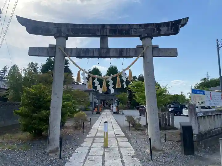 長良神社の{uncategorized: "未分類", other: "その他", undefined: "問題あり", building: "その他建物", grave: "お墓", sacred_gate: "鳥居", guardian: "狛犬", statue: "像", buddha: "仏像", history: "歴史", nature: "自然", garden: "庭園", animal: "動物", pagoda: "塔", temizu: "手水舎", mountain_gate: "山門・神門", sanctuary: "本殿・本堂", subordinate: "末社・摂社", art: "芸術", scenery: "景色", jizo: "地蔵", ema: "絵馬", goshuin: "御朱印", omikuji: "おみくじ", items: "授与品その他", amulet: "お守り", goshuincho: "御朱印帳", eats: "食事", festival: "お祭り", votive_dance: "神楽", shichigosan: "七五三参", wedding: "結婚式", experience: "体験その他", initially: "初詣", around: "周辺", anti_infection: "感染症対策"}