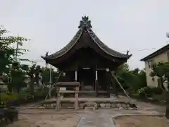 県明神社の本殿