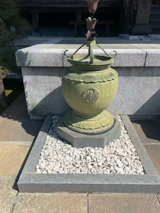 慶運寺の{uncategorized: "未分類", other: "その他", undefined: "問題あり", building: "その他建物", grave: "お墓", sacred_gate: "鳥居", guardian: "狛犬", statue: "像", buddha: "仏像", history: "歴史", nature: "自然", garden: "庭園", animal: "動物", pagoda: "塔", temizu: "手水舎", mountain_gate: "山門・神門", sanctuary: "本殿・本堂", subordinate: "末社・摂社", art: "芸術", scenery: "景色", jizo: "地蔵", ema: "絵馬", goshuin: "御朱印", omikuji: "おみくじ", items: "授与品その他", amulet: "お守り", goshuincho: "御朱印帳", eats: "食事", festival: "お祭り", votive_dance: "神楽", shichigosan: "七五三参", wedding: "結婚式", experience: "体験その他", initially: "初詣", around: "周辺", anti_infection: "感染症対策"}