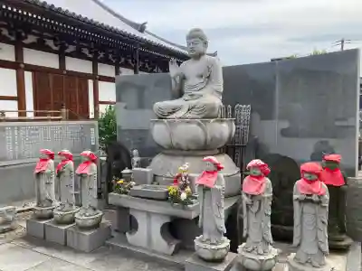 無量院の{uncategorized: "未分類", other: "その他", undefined: "問題あり", building: "その他建物", grave: "お墓", sacred_gate: "鳥居", guardian: "狛犬", statue: "像", buddha: "仏像", history: "歴史", nature: "自然", garden: "庭園", animal: "動物", pagoda: "塔", temizu: "手水舎", mountain_gate: "山門・神門", sanctuary: "本殿・本堂", subordinate: "末社・摂社", art: "芸術", scenery: "景色", jizo: "地蔵", ema: "絵馬", goshuin: "御朱印", omikuji: "おみくじ", items: "授与品その他", amulet: "お守り", goshuincho: "御朱印帳", eats: "食事", festival: "お祭り", votive_dance: "神楽", shichigosan: "七五三参", wedding: "結婚式", experience: "体験その他", initially: "初詣", around: "周辺", anti_infection: "感染症対策"}