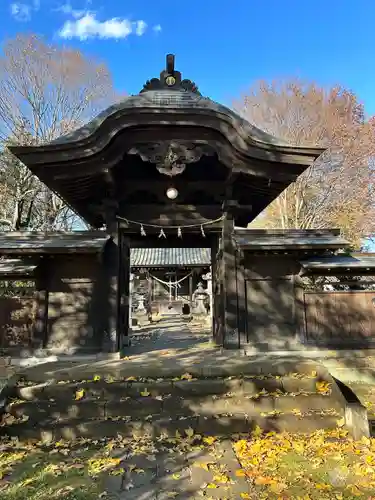 精忠神社の山門