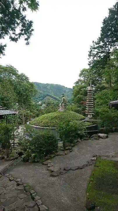 崇禅寺の庭園