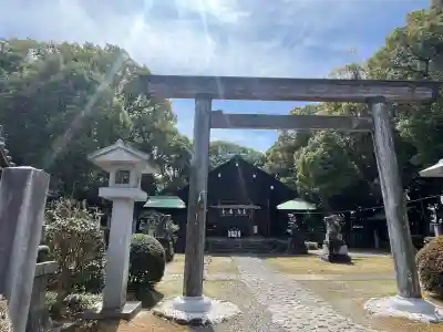 酒見神社の{uncategorized: "未分類", other: "その他", undefined: "問題あり", building: "その他建物", grave: "お墓", sacred_gate: "鳥居", guardian: "狛犬", statue: "像", buddha: "仏像", history: "歴史", nature: "自然", garden: "庭園", animal: "動物", pagoda: "塔", temizu: "手水舎", mountain_gate: "山門・神門", sanctuary: "本殿・本堂", subordinate: "末社・摂社", art: "芸術", scenery: "景色", jizo: "地蔵", ema: "絵馬", goshuin: "御朱印", omikuji: "おみくじ", items: "授与品その他", amulet: "お守り", goshuincho: "御朱印帳", eats: "食事", festival: "お祭り", votive_dance: "神楽", shichigosan: "七五三参", wedding: "結婚式", experience: "体験その他", initially: "初詣", around: "周辺", anti_infection: "感染症対策"}