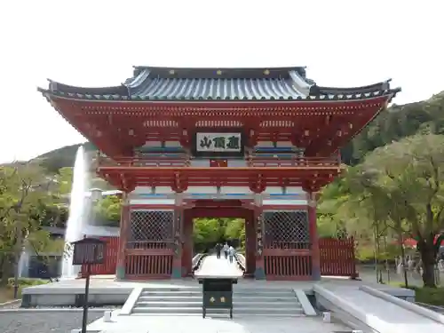 勝尾寺の山門・神門